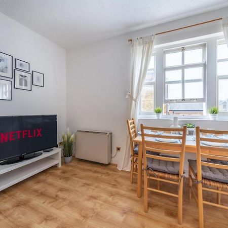 Stansted Airport & Bishops Stortford Town Centre Professional Apartment Bishop's Stortford Bagian luar foto