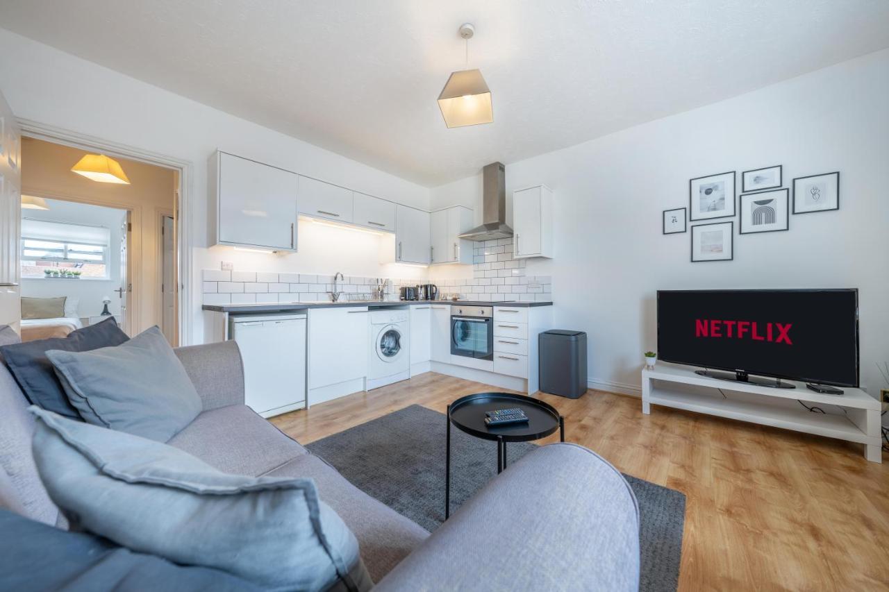 Stansted Airport & Bishops Stortford Town Centre Professional Apartment Bishop's Stortford Bagian luar foto