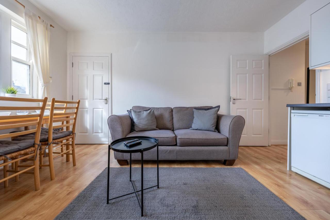 Stansted Airport & Bishops Stortford Town Centre Professional Apartment Bishop's Stortford Bagian luar foto