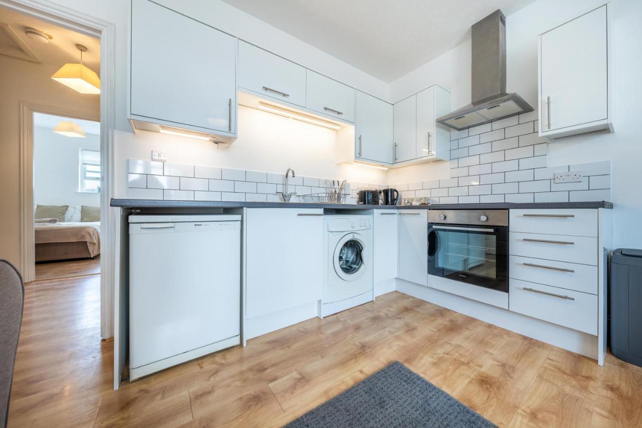 Stansted Airport & Bishops Stortford Town Centre Professional Apartment Bishop's Stortford Bagian luar foto