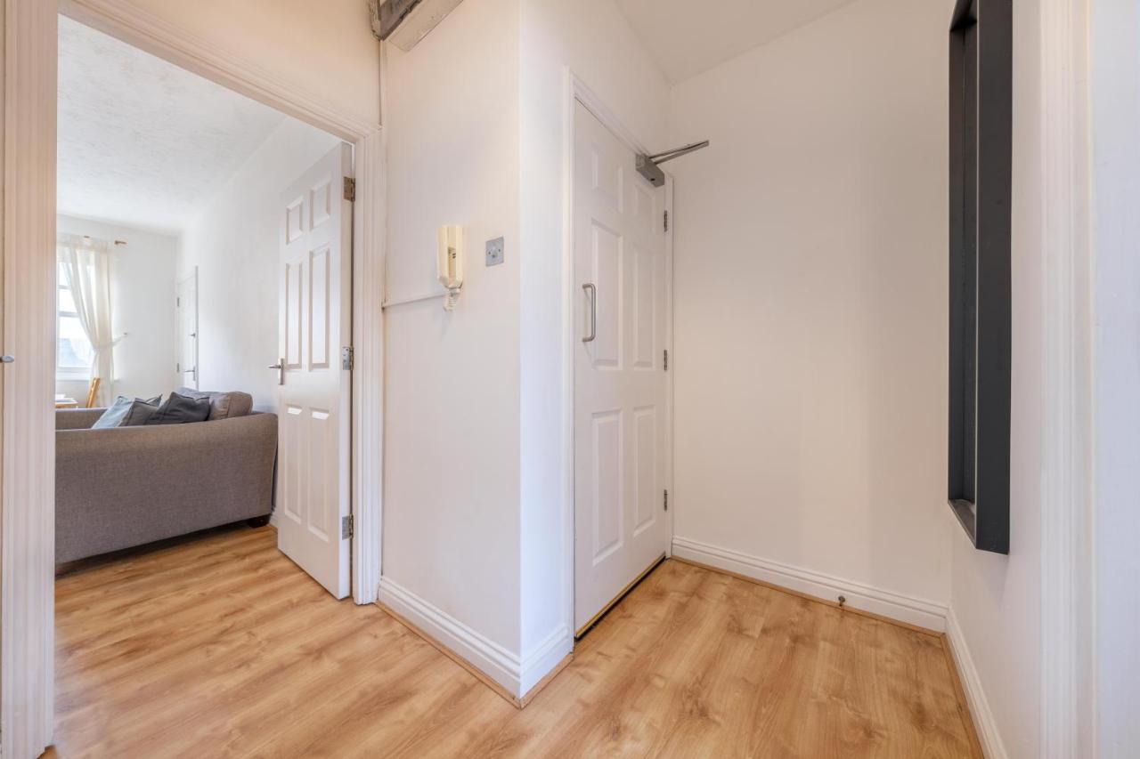 Stansted Airport & Bishops Stortford Town Centre Professional Apartment Bishop's Stortford Bagian luar foto